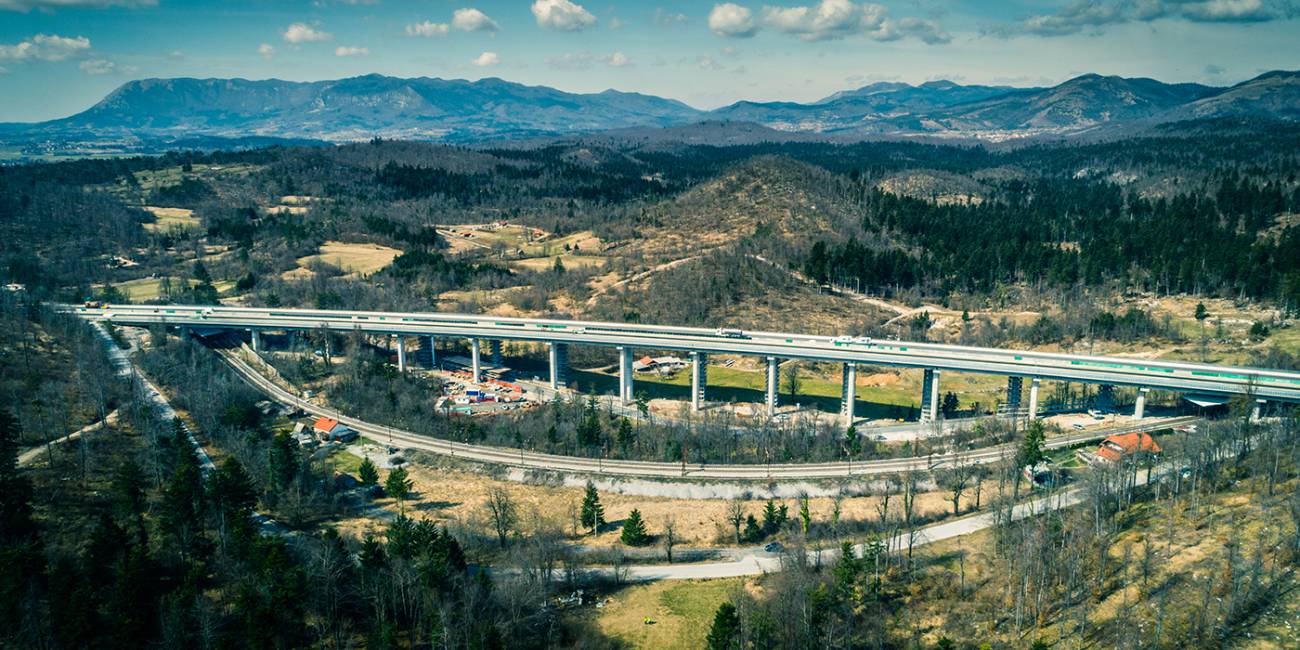 Rekonstrukcija avtoceste Unec–Postojna z rehabilitacijo viadukta Ravbarkomanda