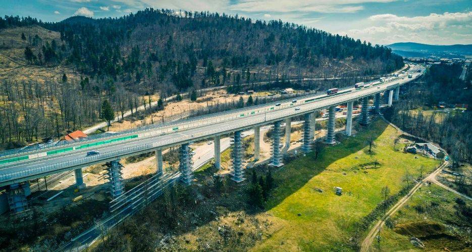 Rekonstrukcija avtoceste Unec–Postojna z rehabilitacijo viadukta Ravbarkomanda