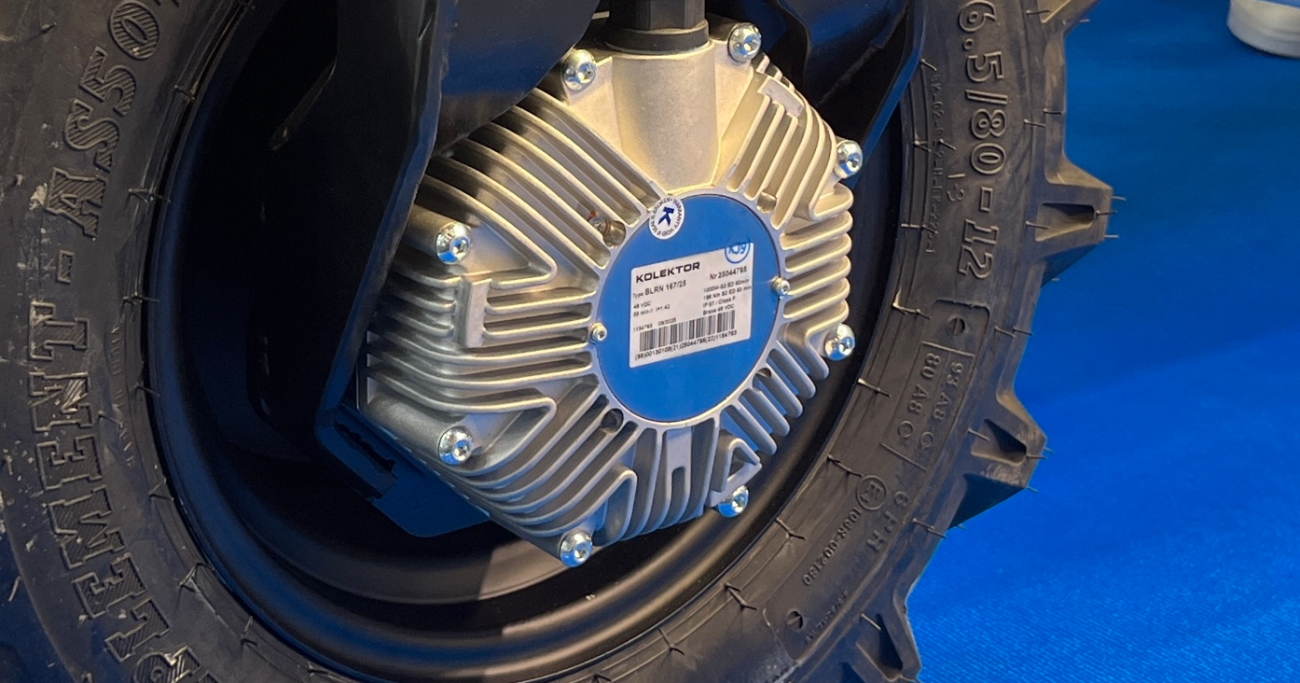 Kolektorjev motor vgrajen v robota Tripard 500, zasnovan za popolnoma avtomatizirano ocenjevanje rastlin in nadzor kakovosti pridelkov.