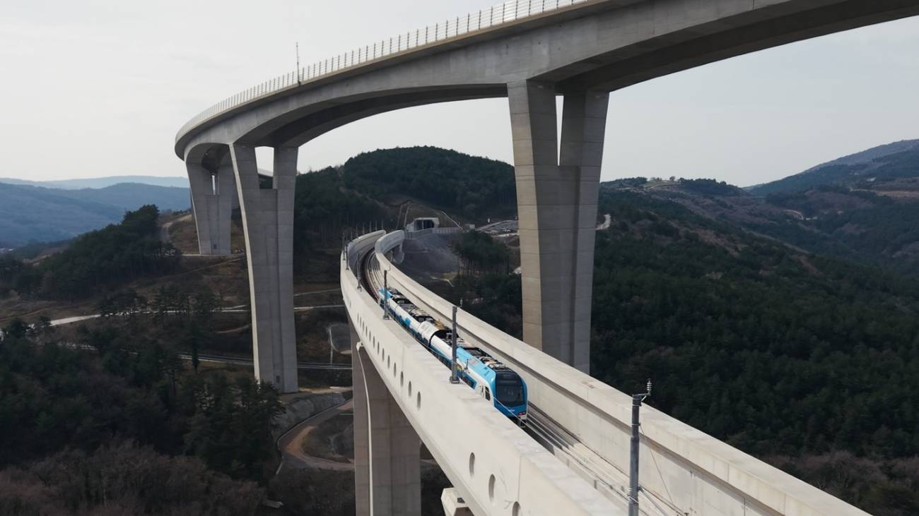 Po drugem tiru med Divačo in Koprom zapeljal vlak