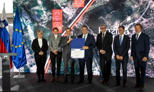 Na gradbišču drugega tira je potekala slovesnost, s katero so praznovali končanje odseka med Črnim Kalom in Koprom ter prejem 156 milijonov evrov nepovratnih evropskih sredstev.