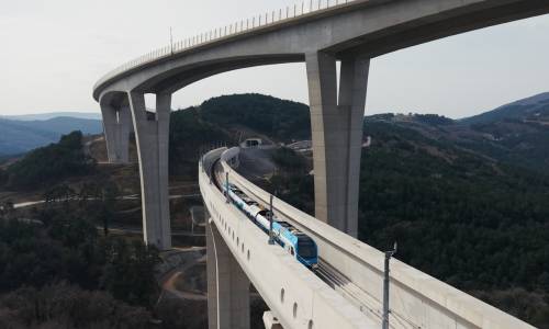 Po drugem tiru med Divačo in Koprom zapeljal vlak